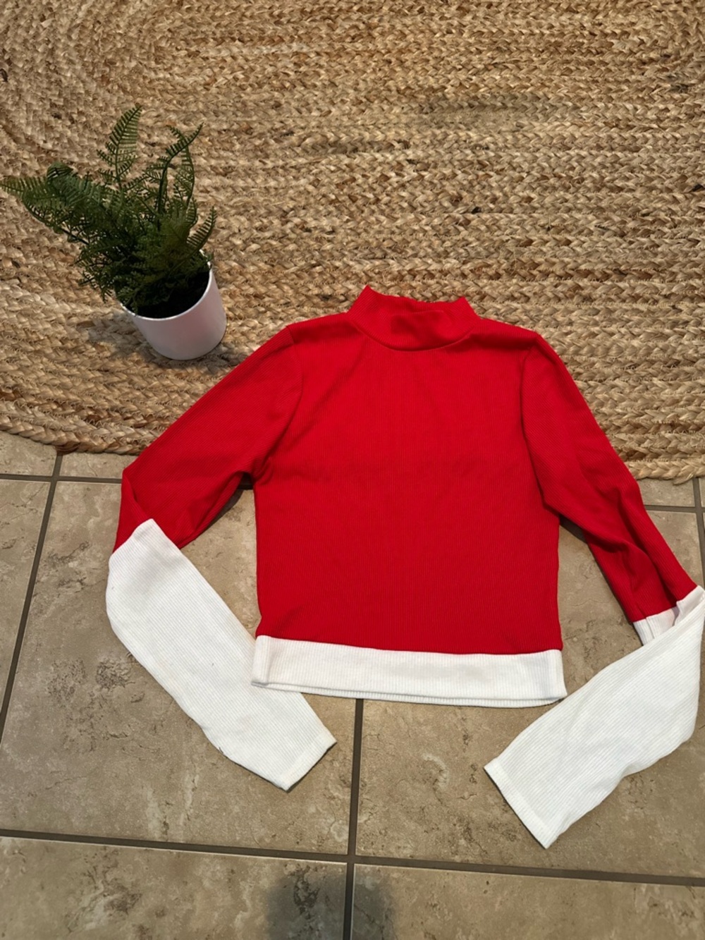 RED AND WHITE LONG SLEEVE